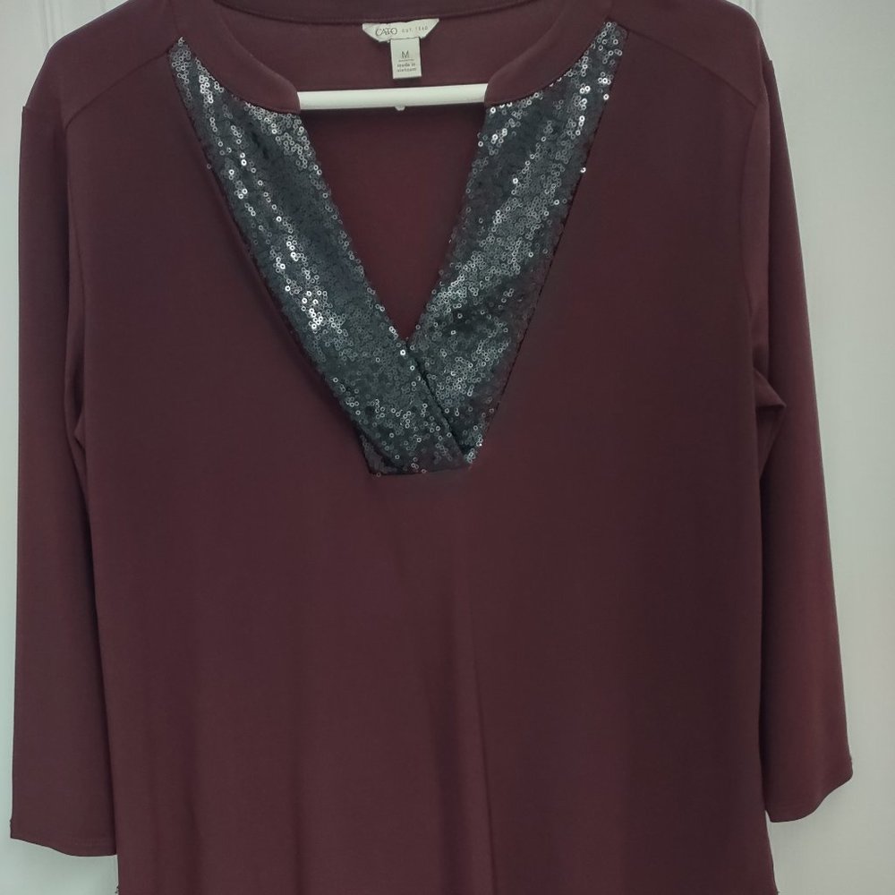 ***2/$20Women's dress blouse. Lovely burgundy w/black sequin v-neck. Medium. EUC